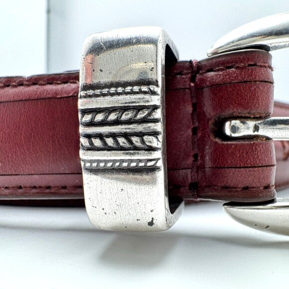 Mens Izod Brown Genuine Leather Belt Silver Buckle Embossed Details Size 40 - Picture 8 of 9